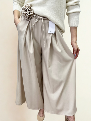 Spodnie materiałowe beżowe z wiskozy szeroka nogawka eleganckie_1.png